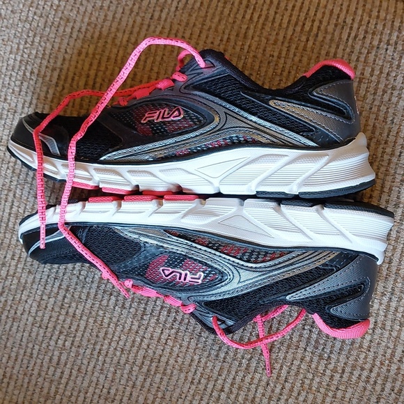 Fila Sneakers - Picture 7 of 8